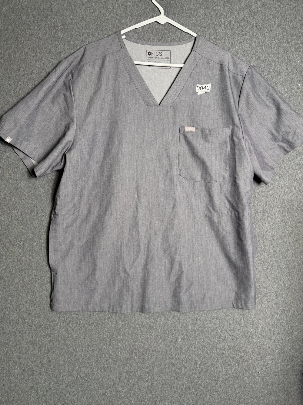 FIGS 2XL Gray V-Neck Scrub Top
